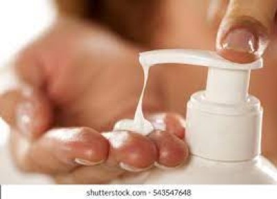 Allantoin, Vitamin E, Jojoba Oil, Green Tea Oil, Grape Seed Oil, Shea Butter & Light Liquid Paraffin Lotion