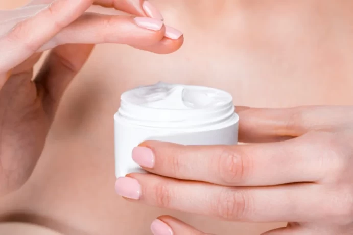 Top Hydroquinone USP 4% Cream Pharma Contract Manufacturing Company 1